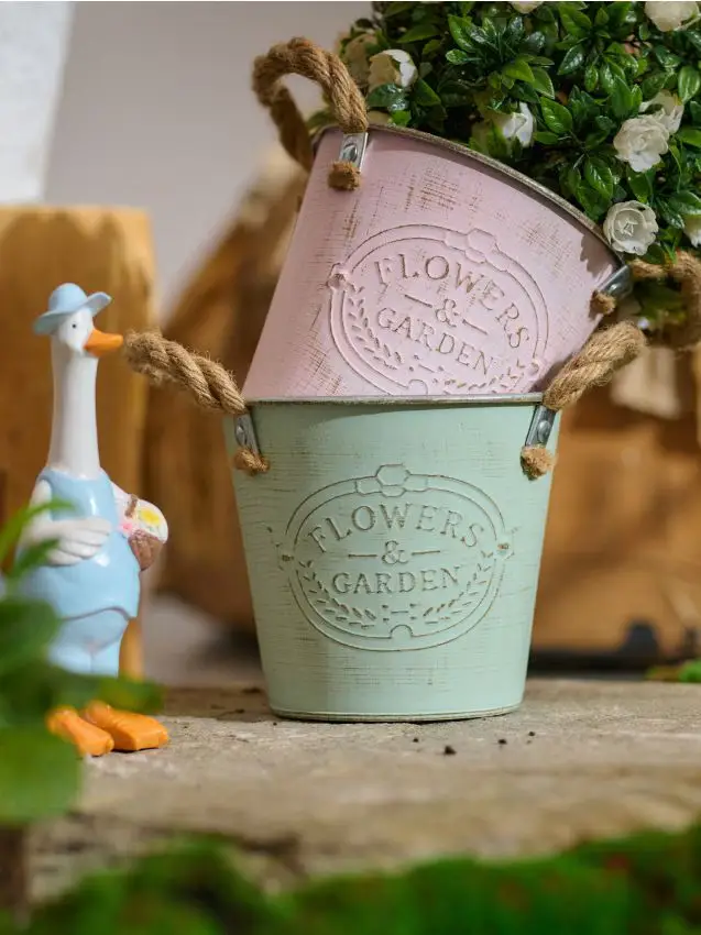 Vaso di metallo - verde pallido