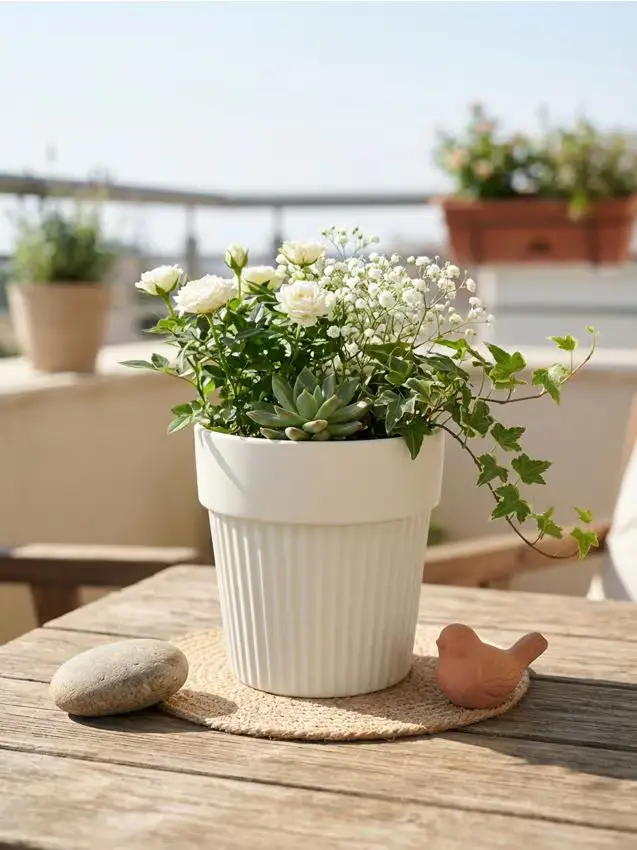 Vaso in ceramica scanalato - bianco