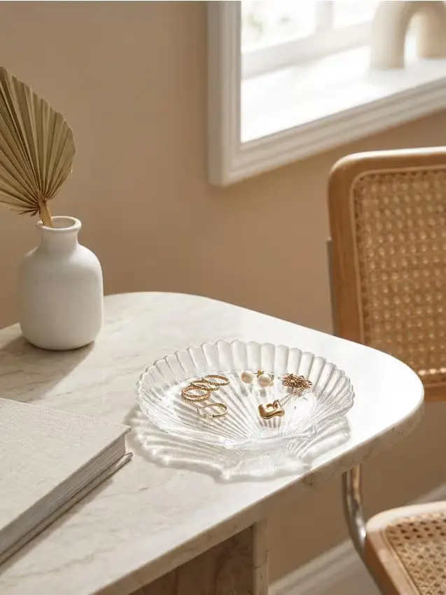 Vassoio decorativo in vetro a forma di conchiglia - clear