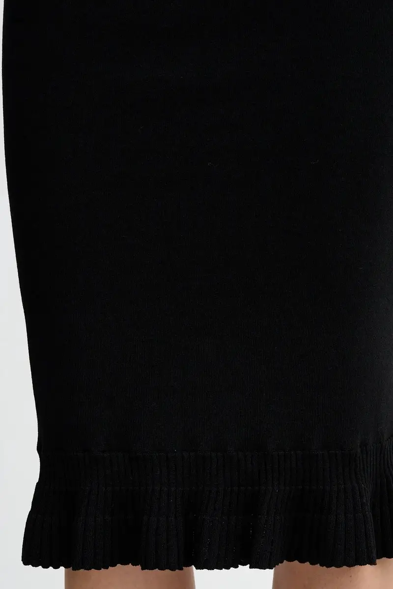 Sisley Gonna nera con taglio aderente miniatura 4