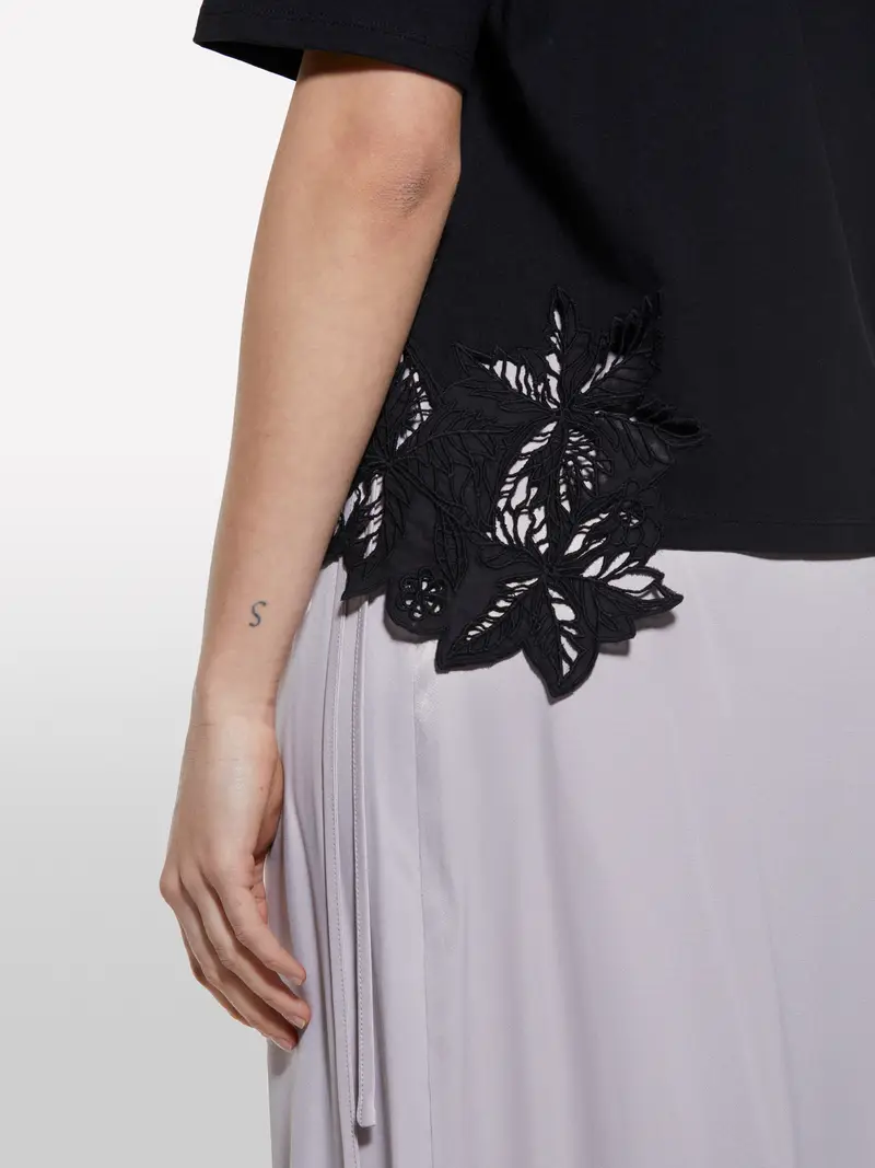 T-shirt Nera Con Ricamo Asimmetrico, Donna, Nero miniatura 5