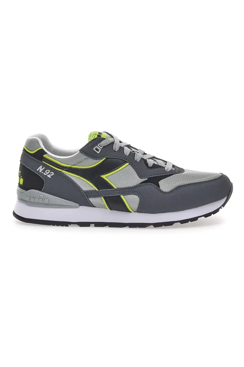 Sneakers Grigie con Tomaia in Pelle DIADORA N.92