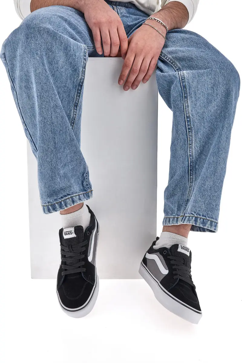 Sneakers Skate Nere con Lacci Vans Filmore