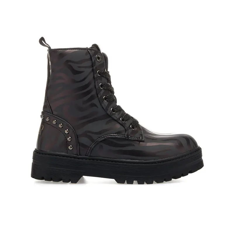 Anfibi neri con stampa animalier e borchie da bimba