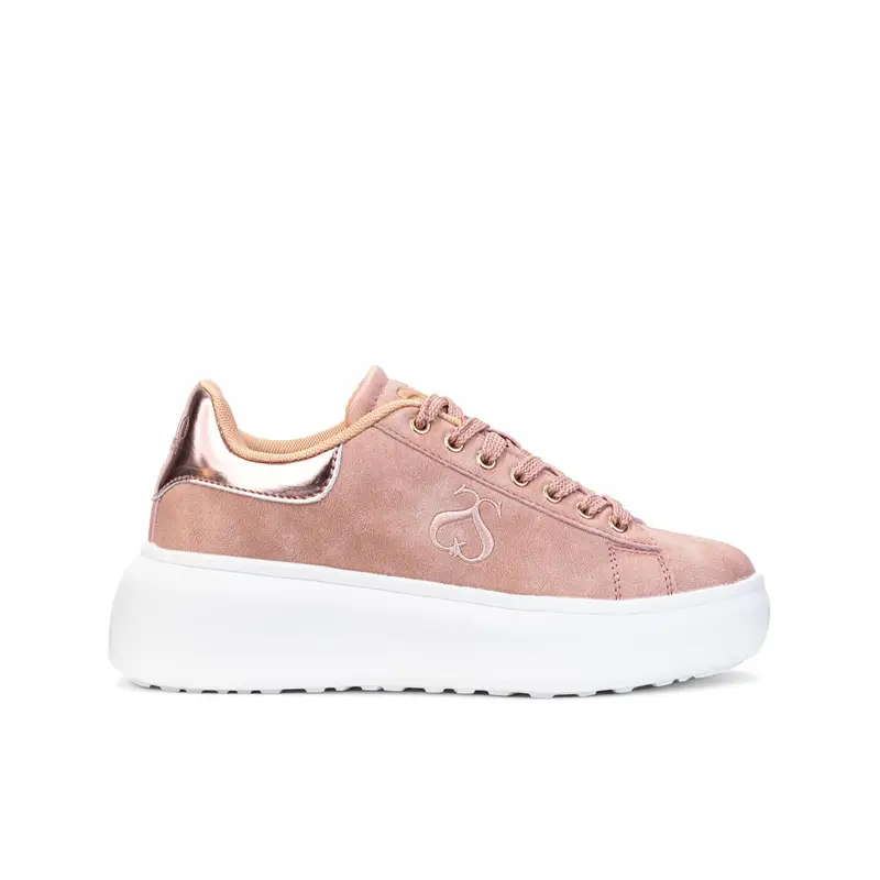 Sneakers rosa con suola chunky e loghi