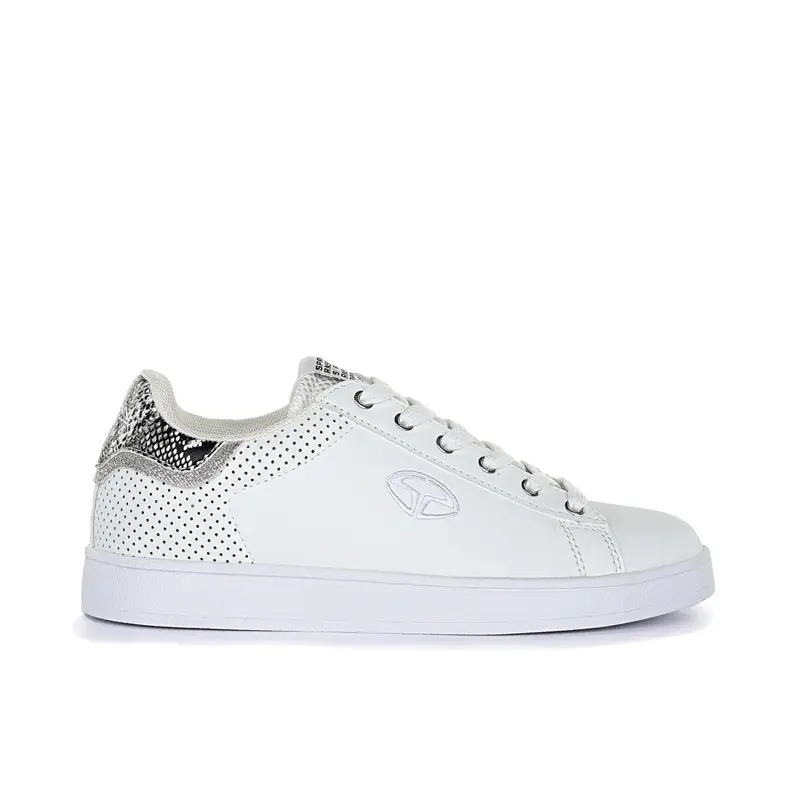 Sneakers bianche con inserto traforato e logo laterale