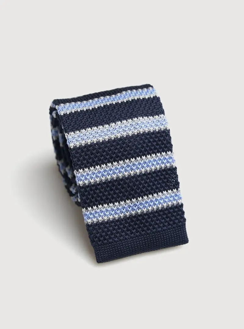 Cravatta in maglia a righe