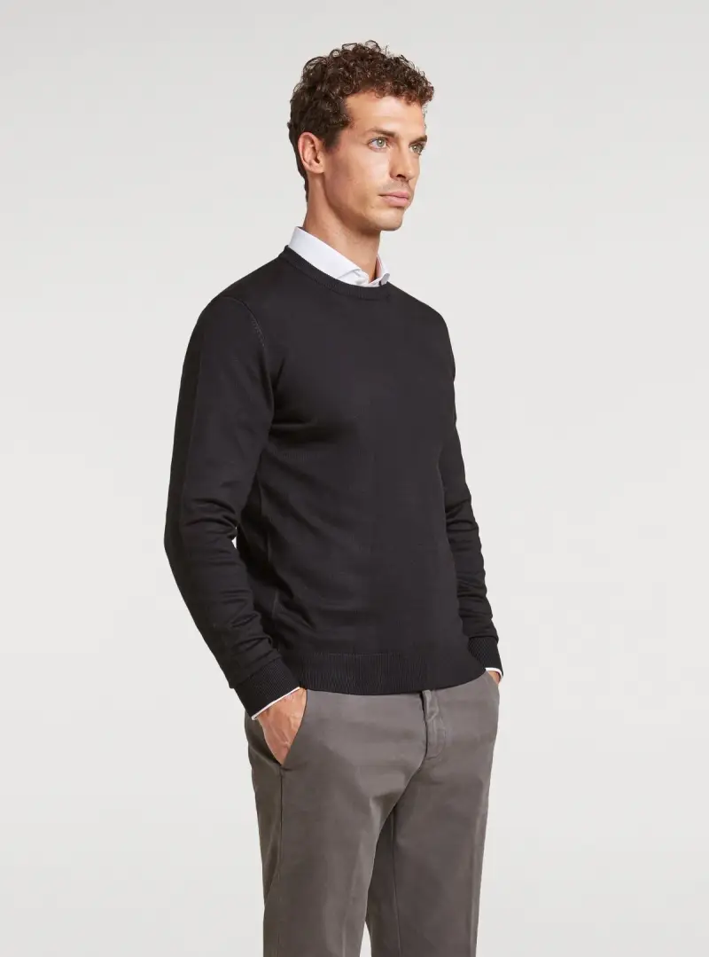 Maglia girocollo tinta unita