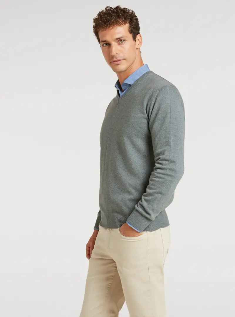 Maglia scollo a V in lana e cashmere