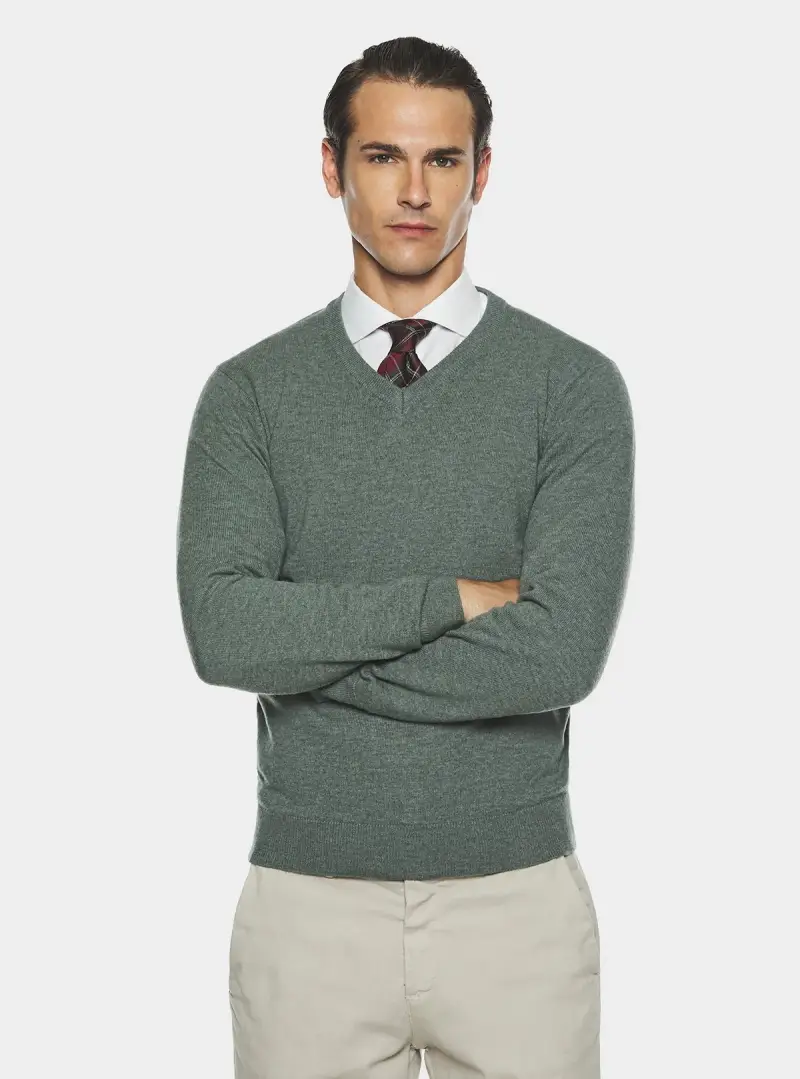 Maglia scollo a V in lana e cashmere