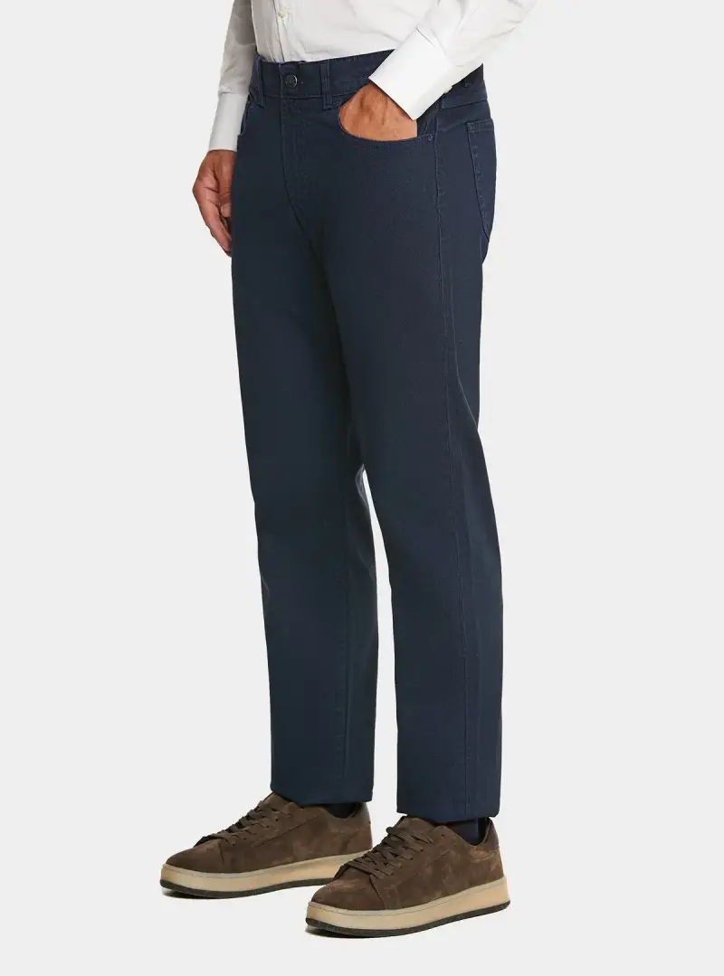 Pantalone 5 tasche in cotone stretch con microfantasia