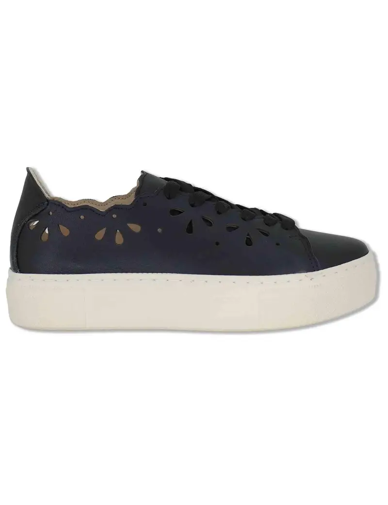 Sneakers in pelle nera forata Donna SP600021 001