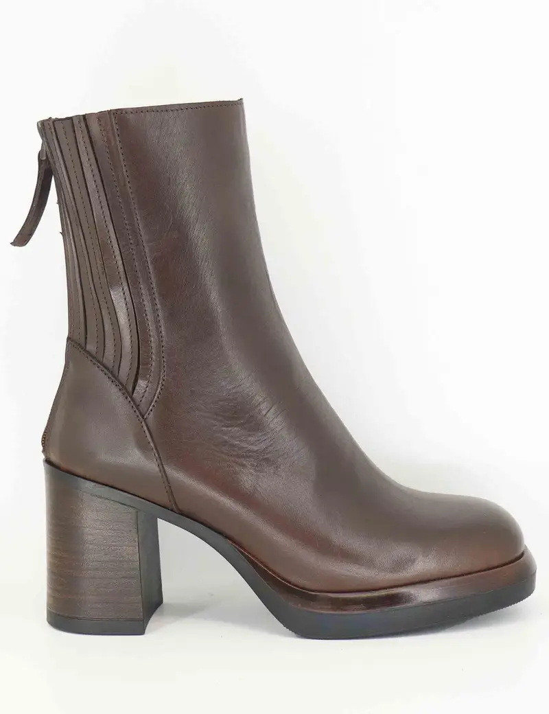 Stivaletti in pelle marrone con tacco alto Donna SPTR2009 014