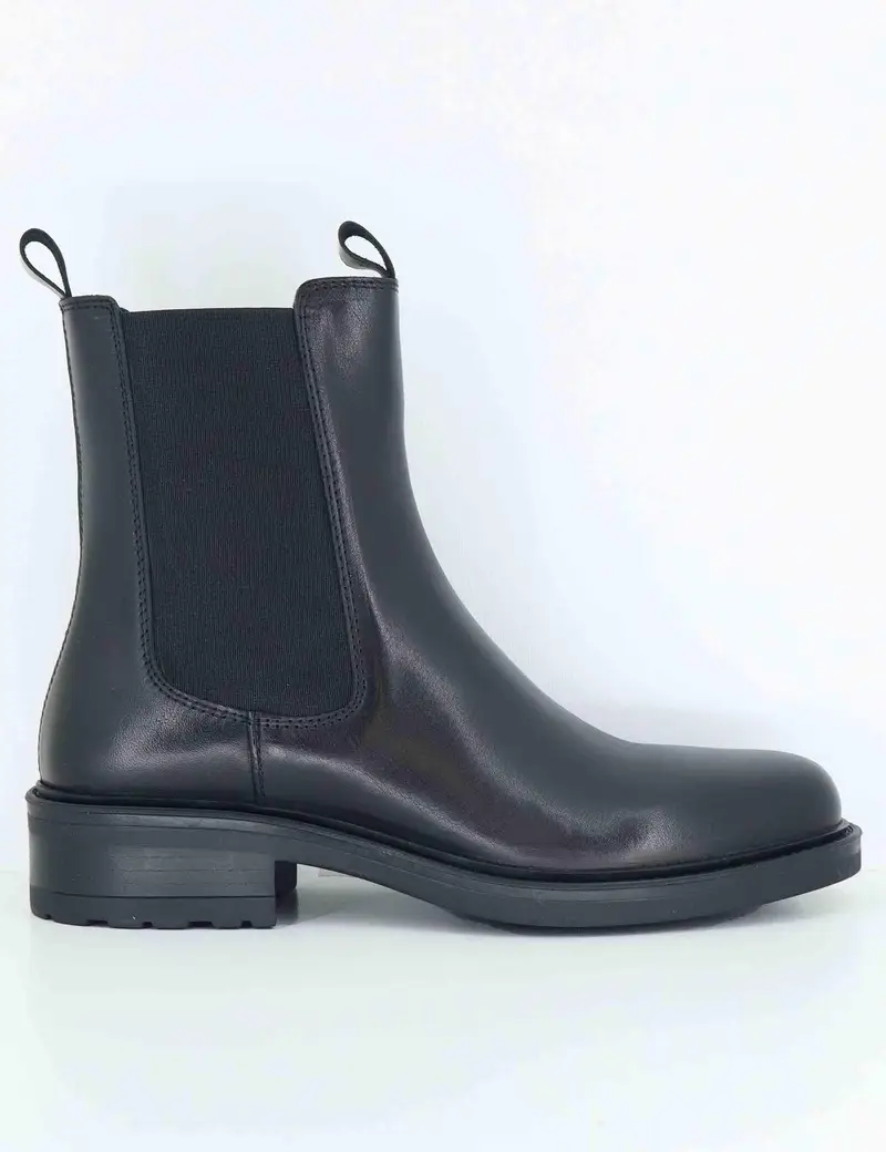 Stivaletti in pelle nera tacco basso Donna SP56209 001