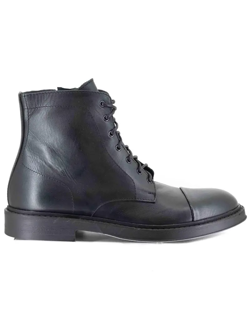 Stivaletti stringati in pelle nera con suola cucita Uomo SP2968 001