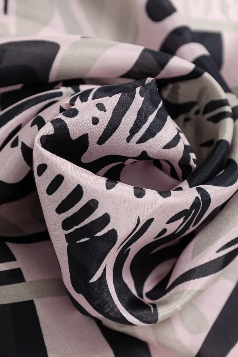 foulard in seta donna colore rosa 950093 miniatura 3