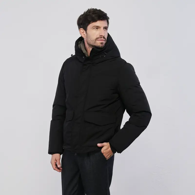 Giacca nera da uomo con tasconi