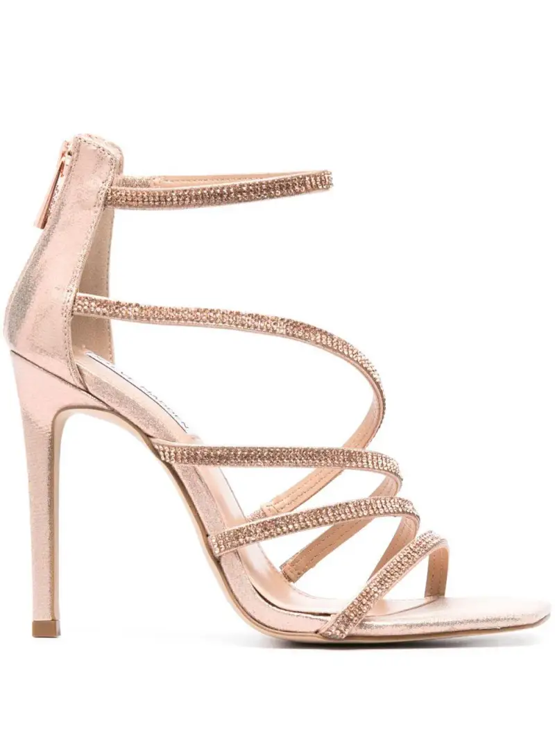 Sandalo rosa con fasce incrociate e pietre