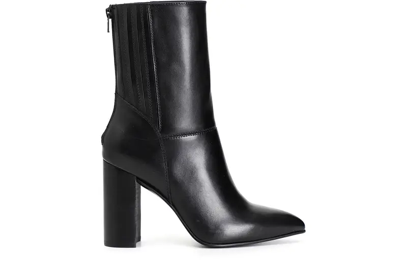 stivaletto in pelle con elestico e cerniera nero 39