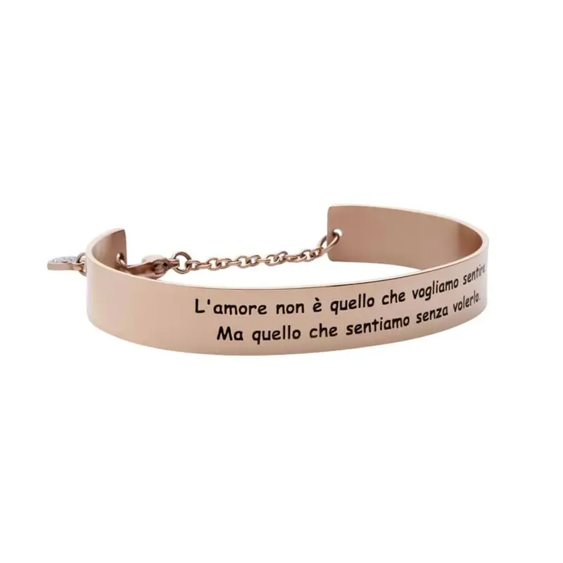 Bangle L amore non è quello che vogliamo sentire Ma quello che sentiamo senza volerlo in acciaio rosatoBracciale in corda e acciaio con ciondolo a croce marrone