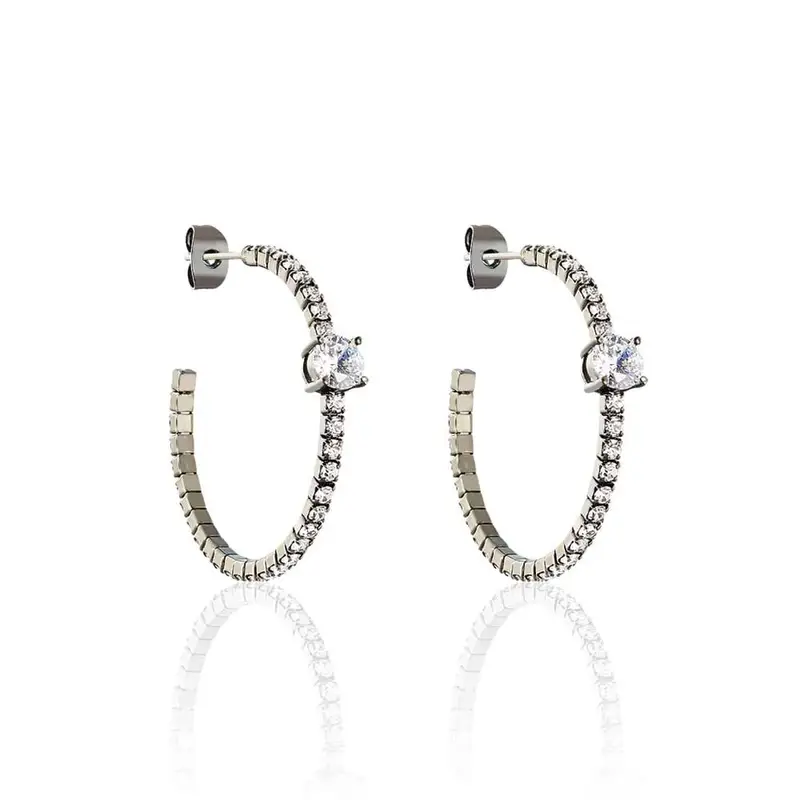 Orecchini a cerchio in metallo e strass