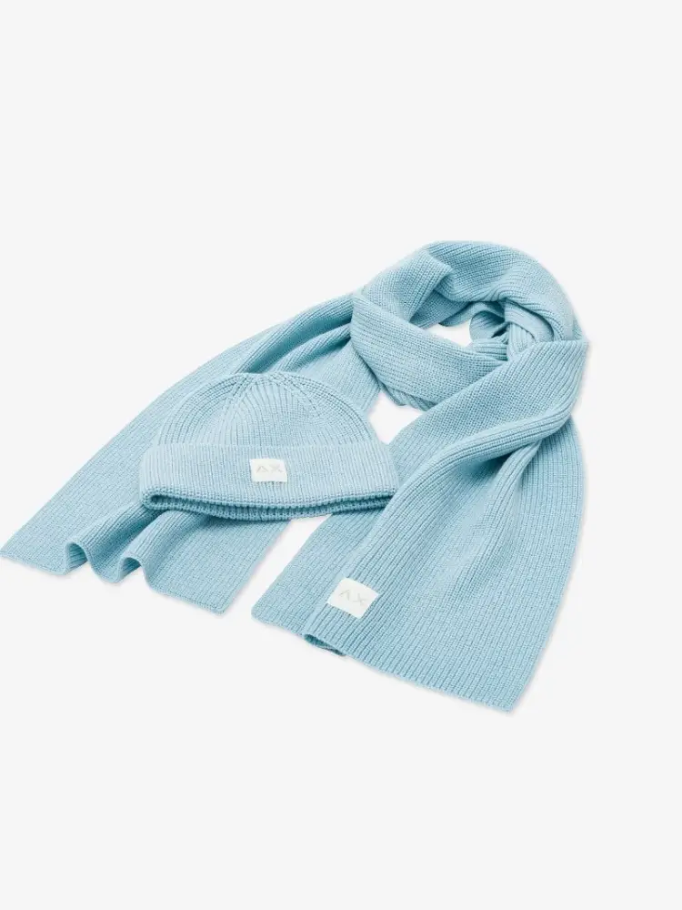 berretto e sciarpa in lana coordinati celeste chiaro