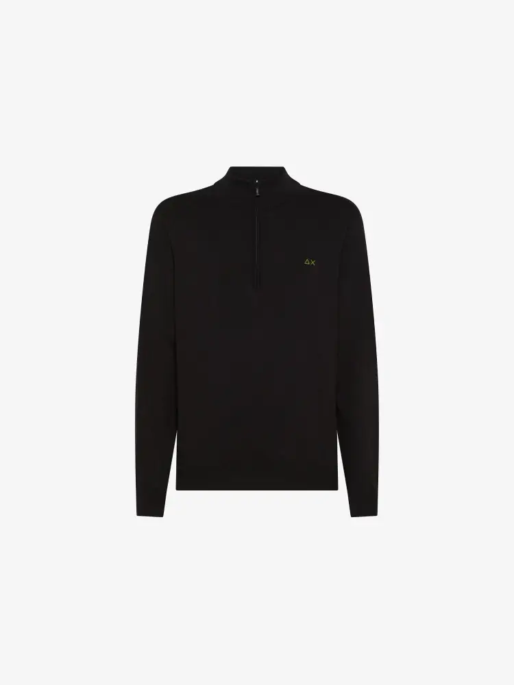 maglia nera uomo con zip in misto lana mini logo sul petto