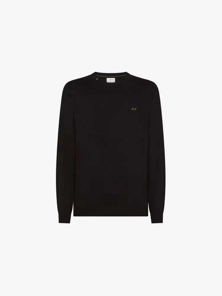 maglia nera uomo in misto lana mini logo sul petto