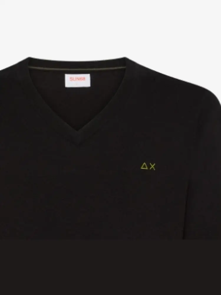 maglia nera uomo in misto lana scollo v mini logo sul petto miniatura 2