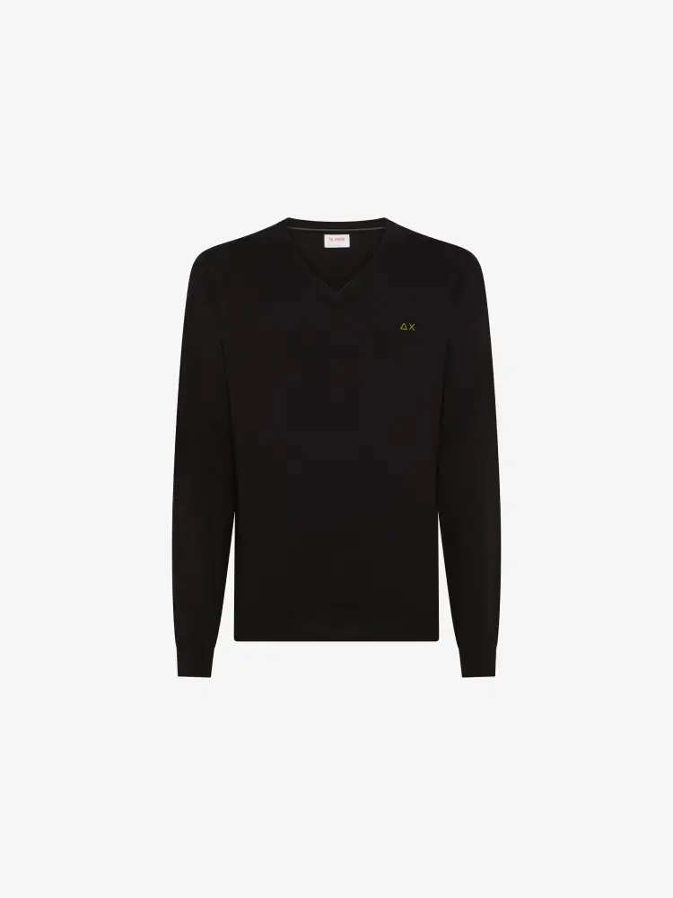 maglia nera uomo in misto lana scollo v mini logo sul petto