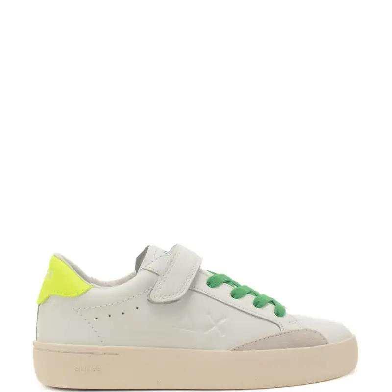 sneakers da bambino con logo sulla parte esterna e inserto e lacci a contrasto sul retro bianco giallo