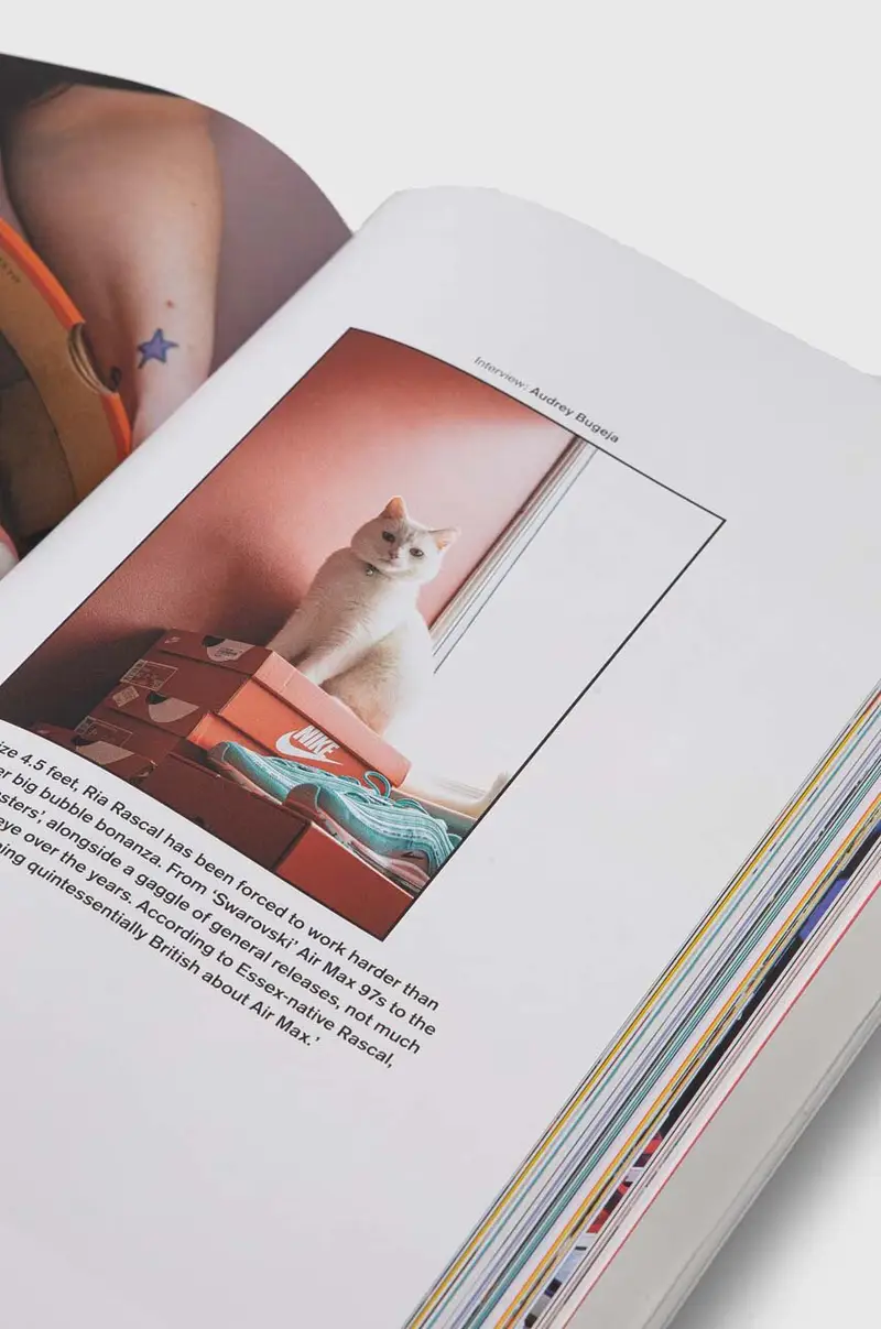 libro Sneaker Freaker. World's Greatest Sneaker Collectors by Simon Wood, English Multicolore miniatura 2