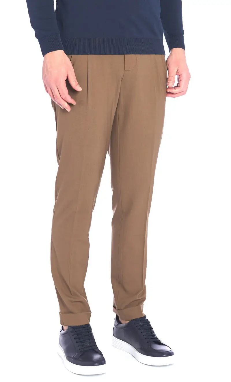 Pantalone teleria zed in fresco lana parker con doppia pinces, colore tabacco