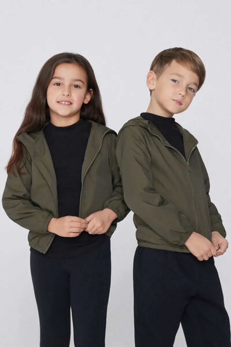 Tezenis Giacca con Zip e Cappuccio in Tessuto Tecnico Bimbi Unisex Unisex Verde Taglia 2-3 miniatura 2