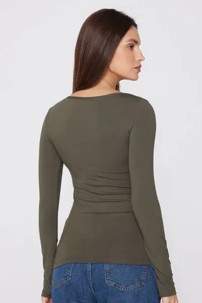 Maglia Scollo Madonna Maniche Lunghe in Viscosa Donna Verde miniatura 2