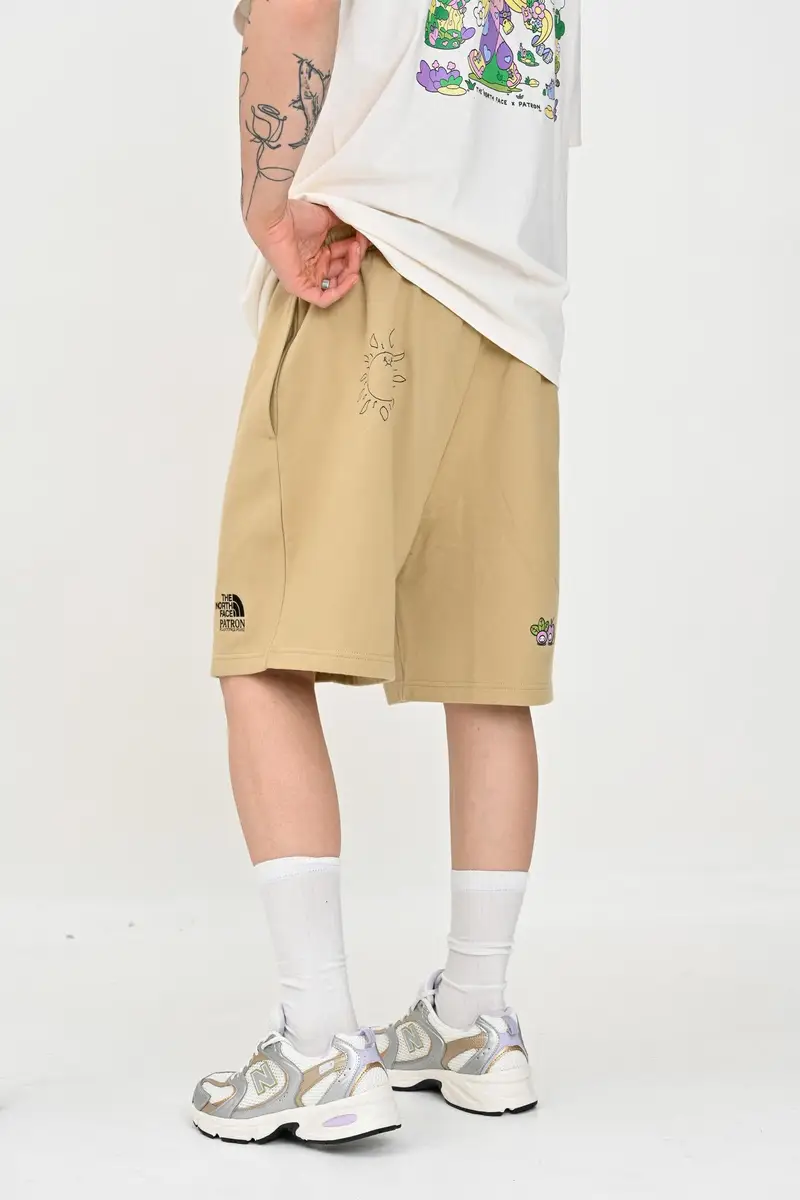 THE NORTH FACE Shorts Mountain Cleanup Relaxed beige per uomo e donna miniatura 3