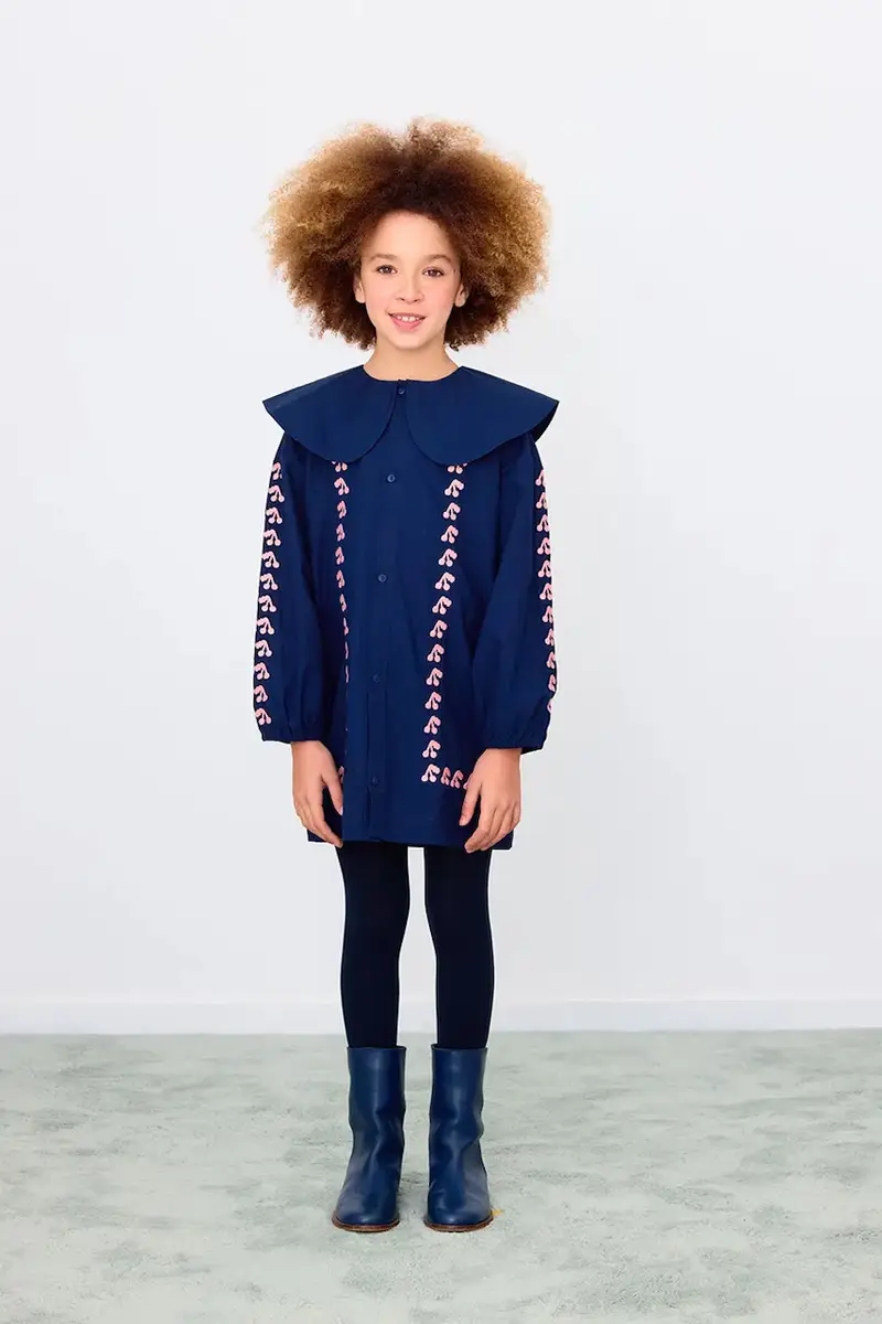 vestito di cotone bambina MINI CHERRIES DRESS colore blu navy AW25-405 miniatura 4