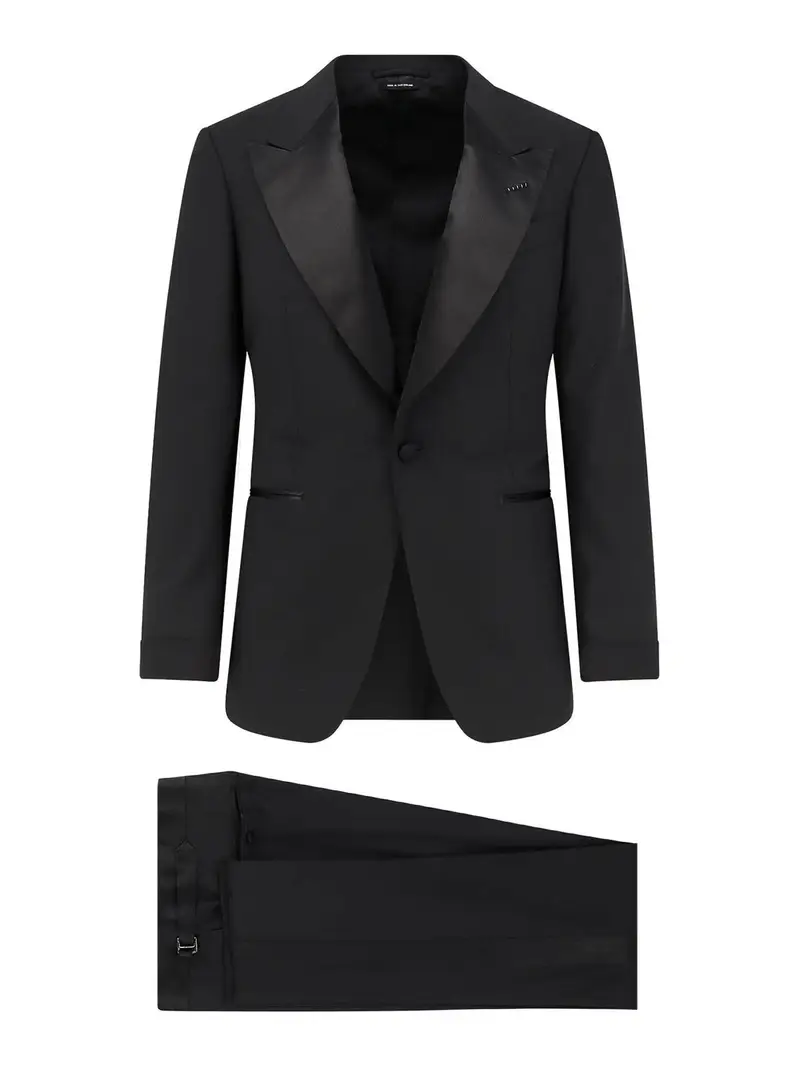 Smoking Shelton a Lana Nero