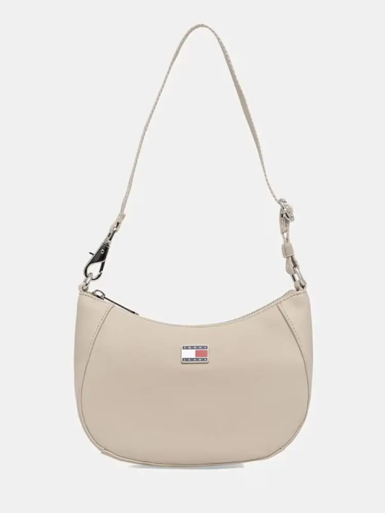 borsa a spalla beige con placca logo in metallo