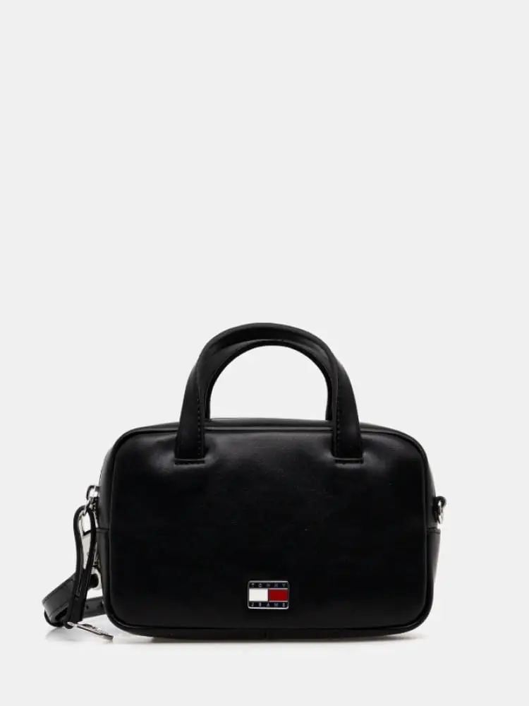 borsa a tracolla nera con placca logo in metallo