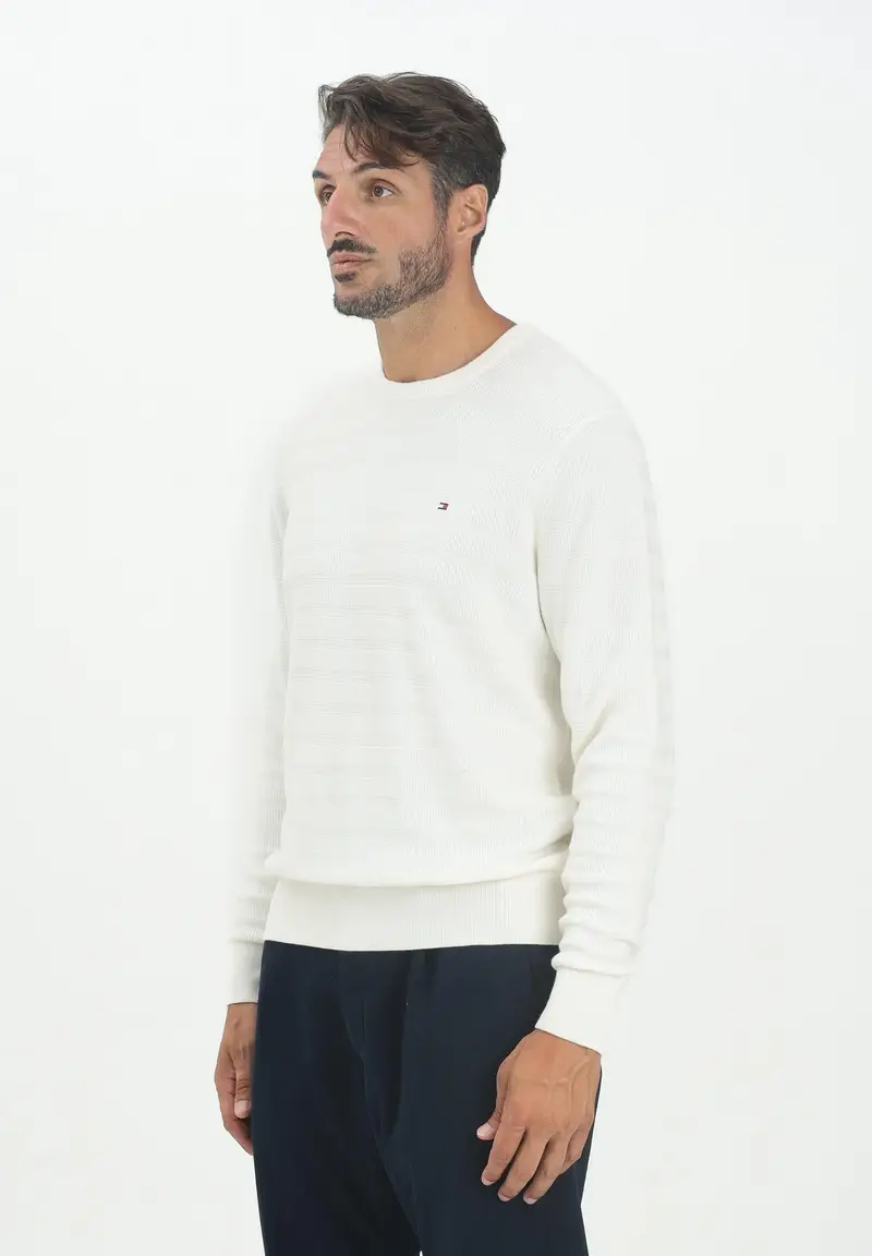 TOMMY HILFIGER Maglioncino girocollo panna da uomo con motivo a righe tramate