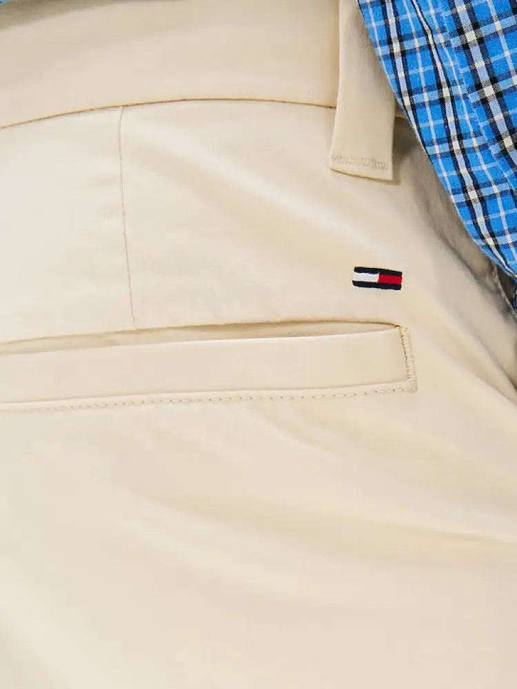 pantalone beige uomo chino micro logo sul retro miniatura 3