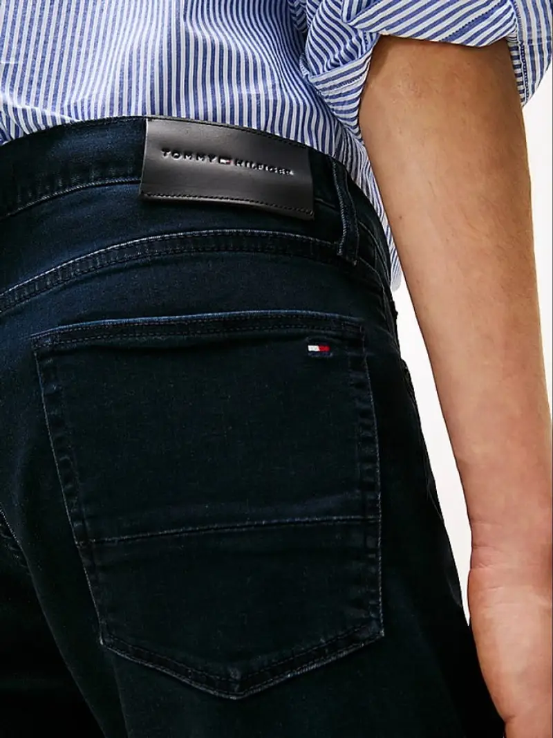 Tommy Hilfiger pantalone in denim scuro uomo slim patch logo sul retro miniatura 2