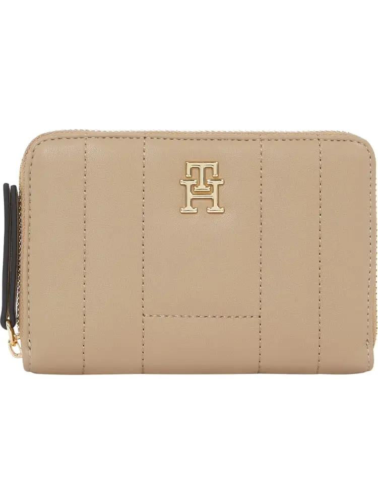 portafoglio trapuntato in ecopelle beige scuro con cerniera e bandiera monogramma