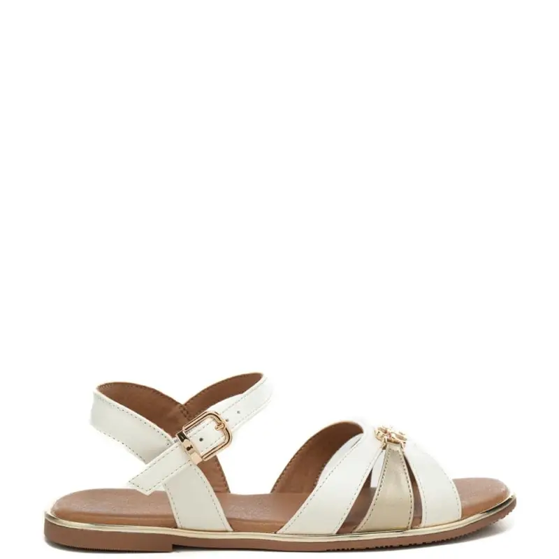 sandali bassi da bambina in pelle con logo monogram in metallo dorato sul davanti bianco platino