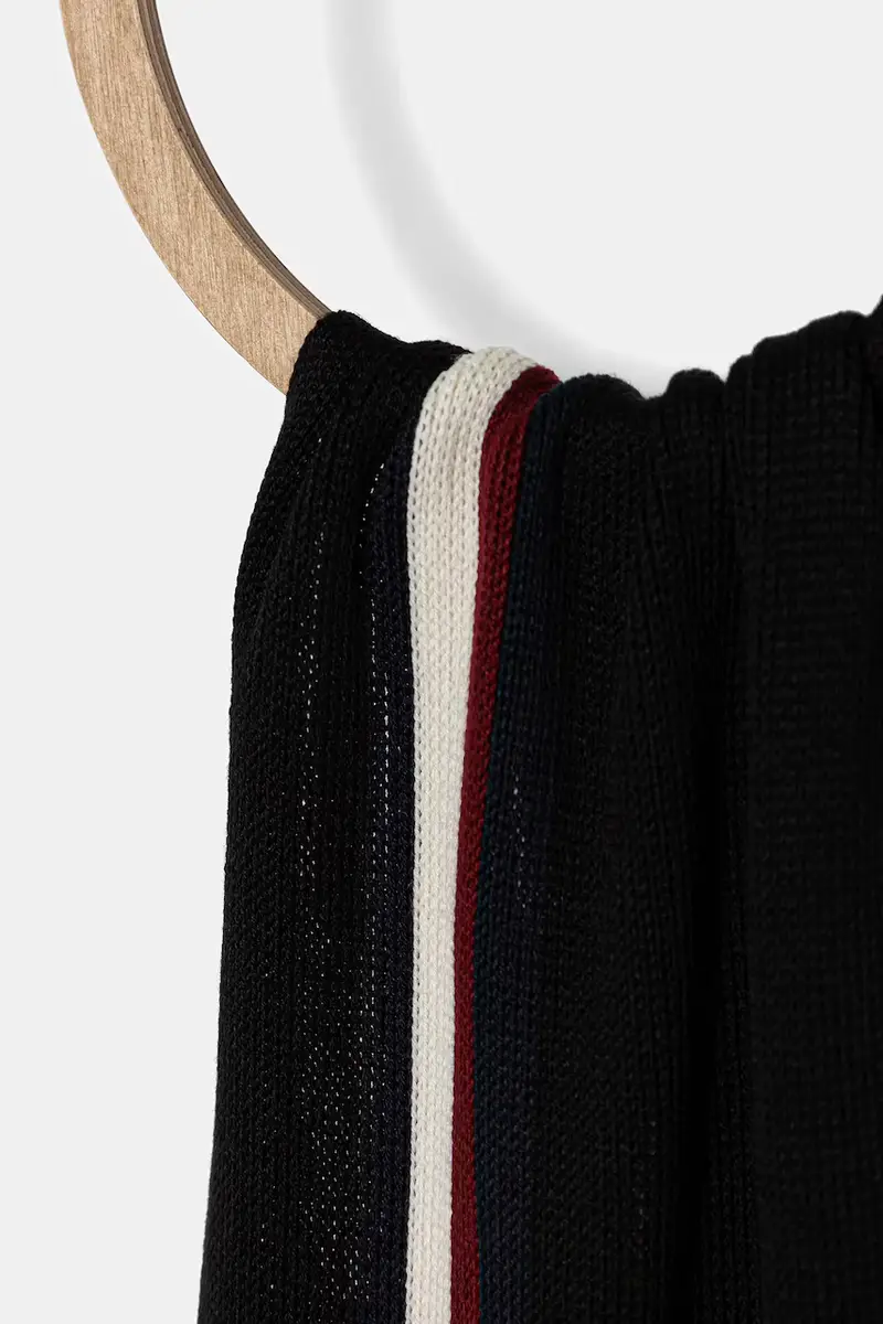 scialle con lana colore nero AM0AM13595 miniatura 2