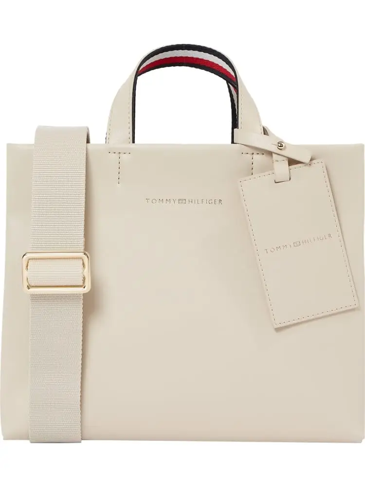 shopper in ecopelle beige chiaro con tracolla ed etichetta con logo