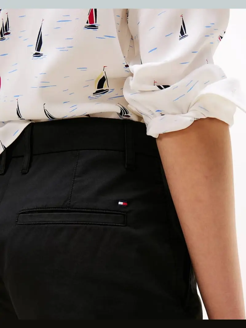 Tommy Hilfiger shorts nero donna in cotone mini logo sul lato e sul retro miniatura 2