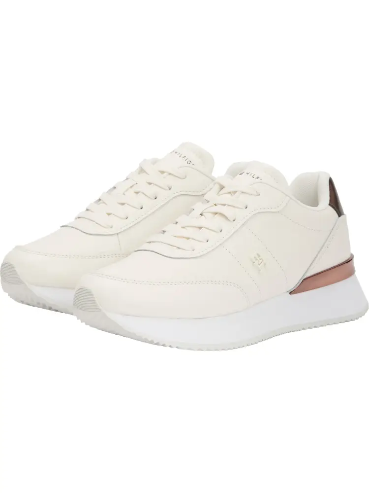 sneakers in pelle bianca con inserti metallizzati sul retro e placchetta monogramma th sul lato