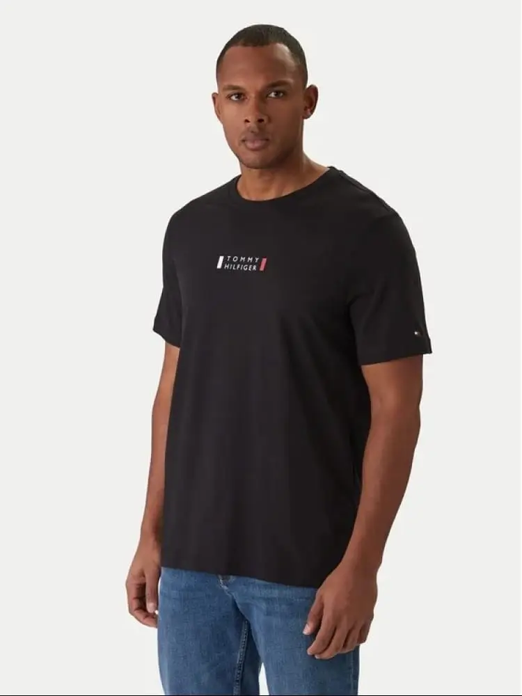 tshirt nera uomo logo sul davanti